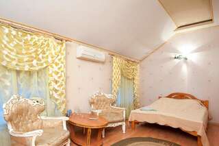 Гостиница Виола Краснодар Двухместный номер Делюкс с 1 кроватью и душем-1